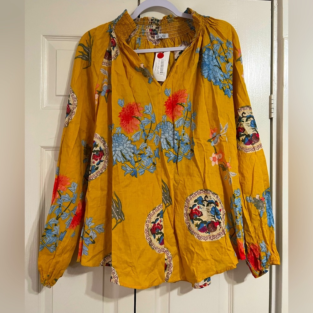 M floral shirt